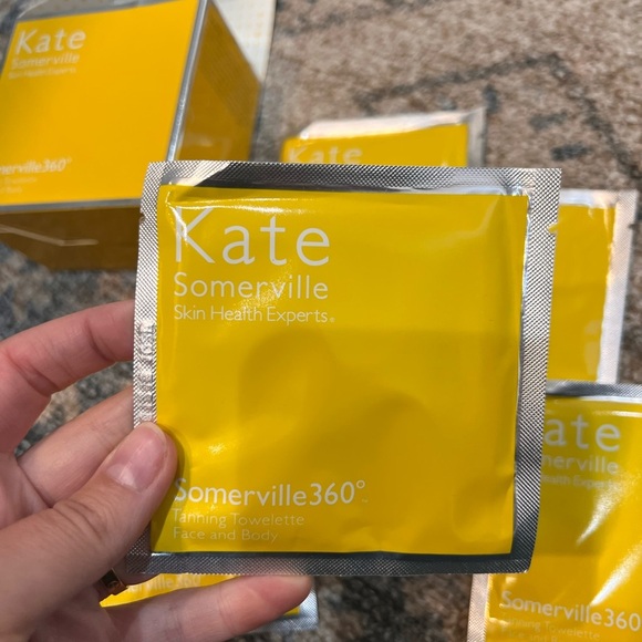 Kate Somerville Somerville360 Face & Body Self Tanning Towelettes 5 packs remain - Picture 2 of 2